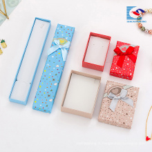 Chine bon marché boîtes-cadeaux décoratives de boîte-cadeau de bijoux de carton en gros fournisseur